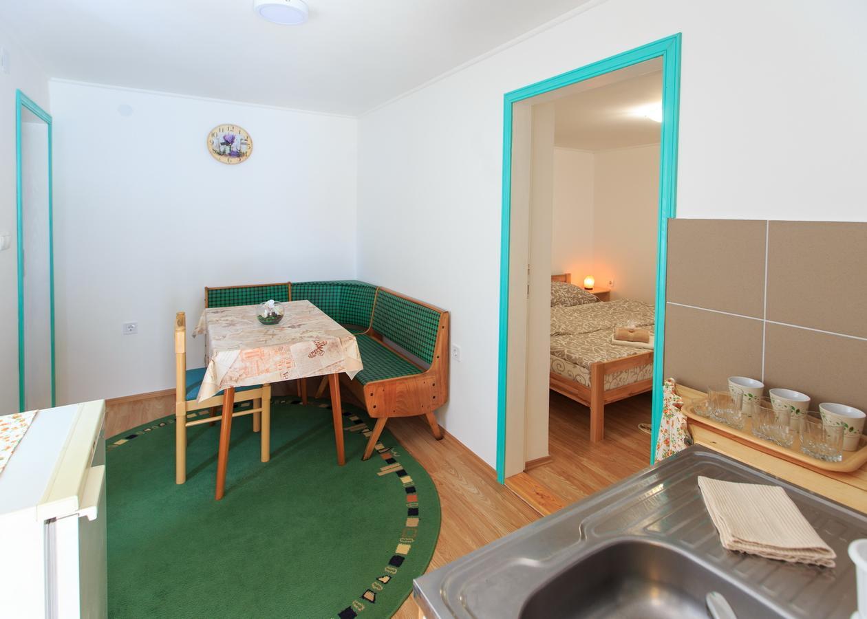 Fortuna Apartments Pacir Екстер'єр фото